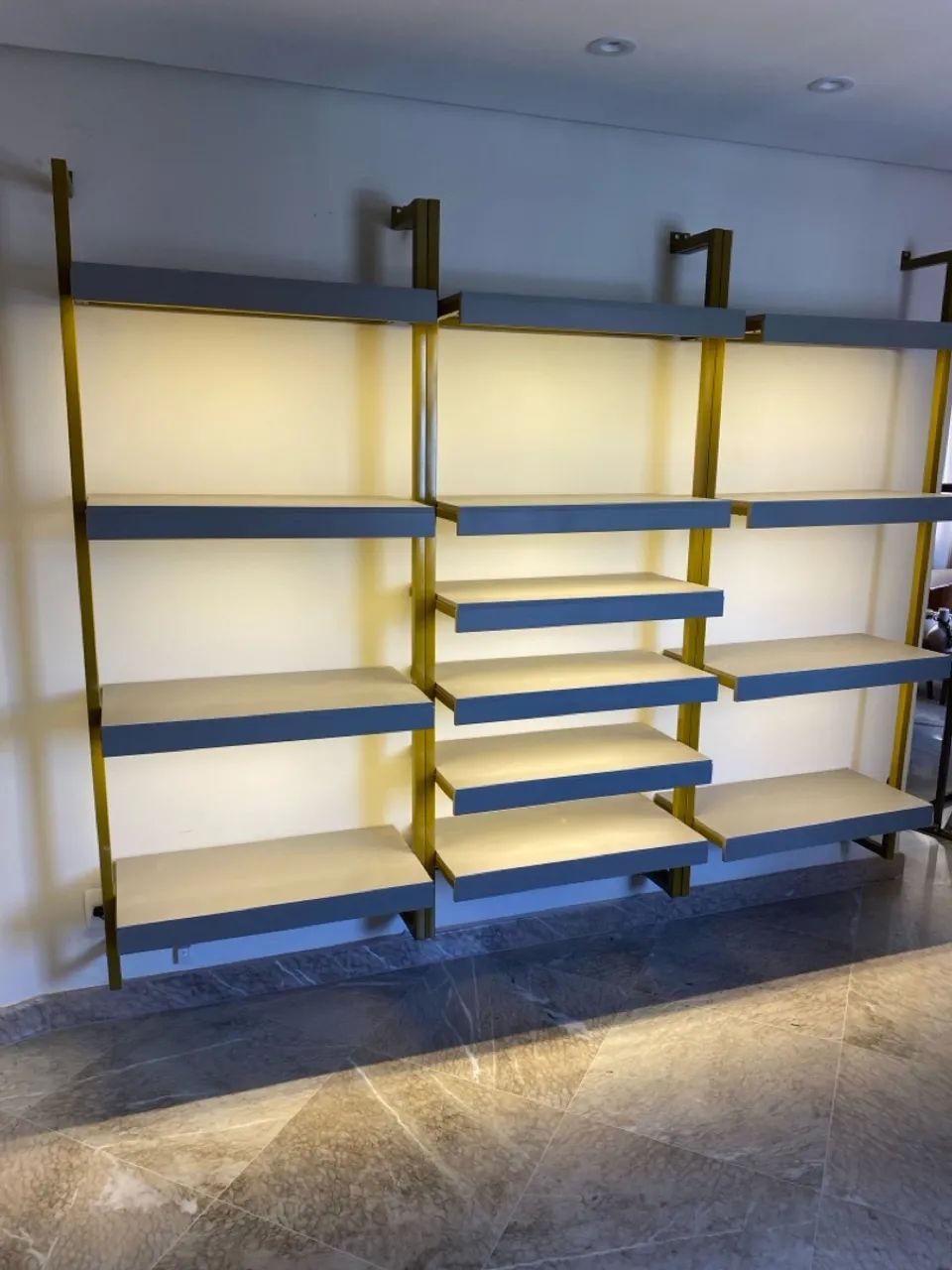 Estante estilo industrial com Led - Foto 4