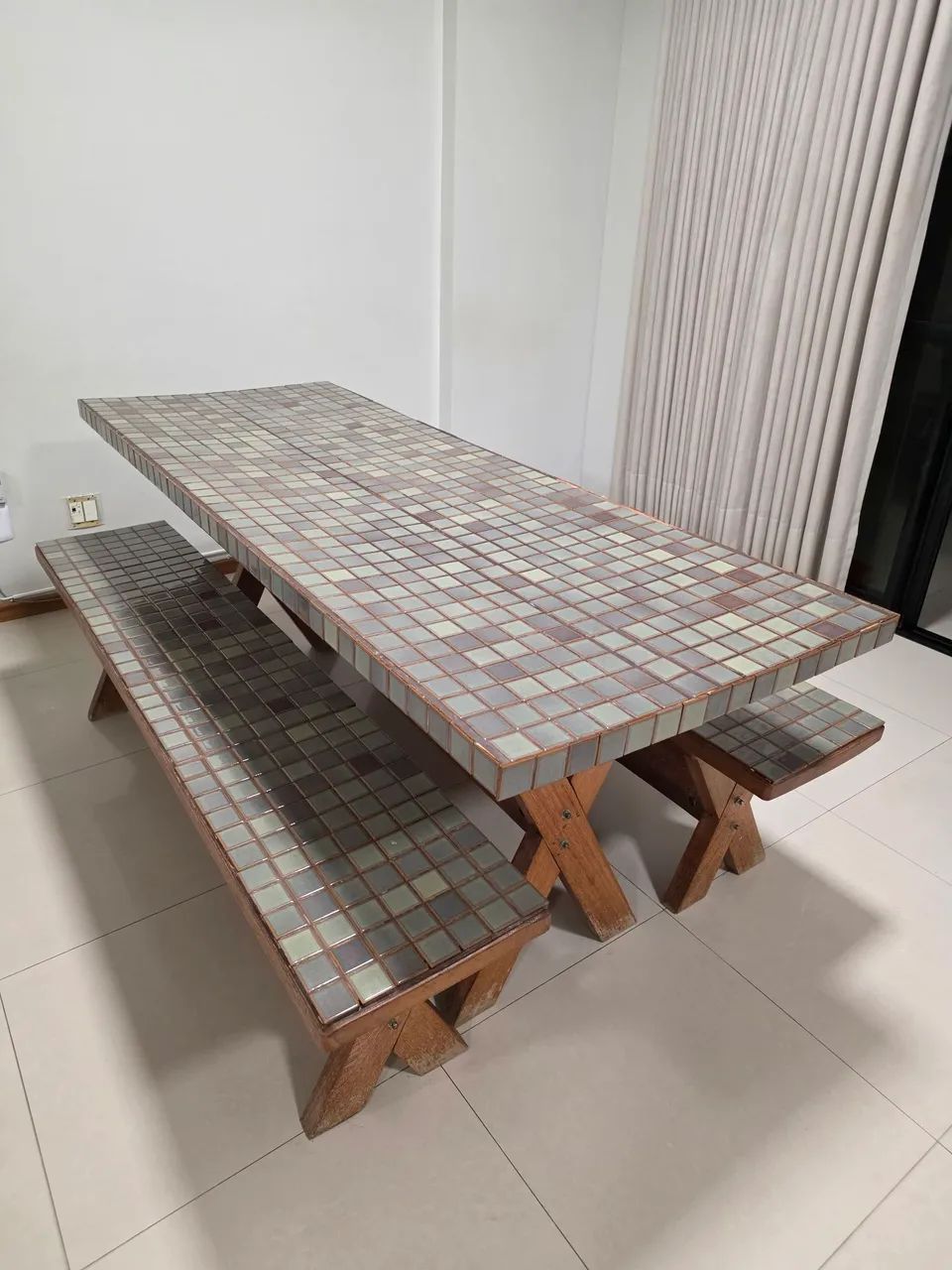 Mesa de mognum revestido de pastilha - Foto 3
