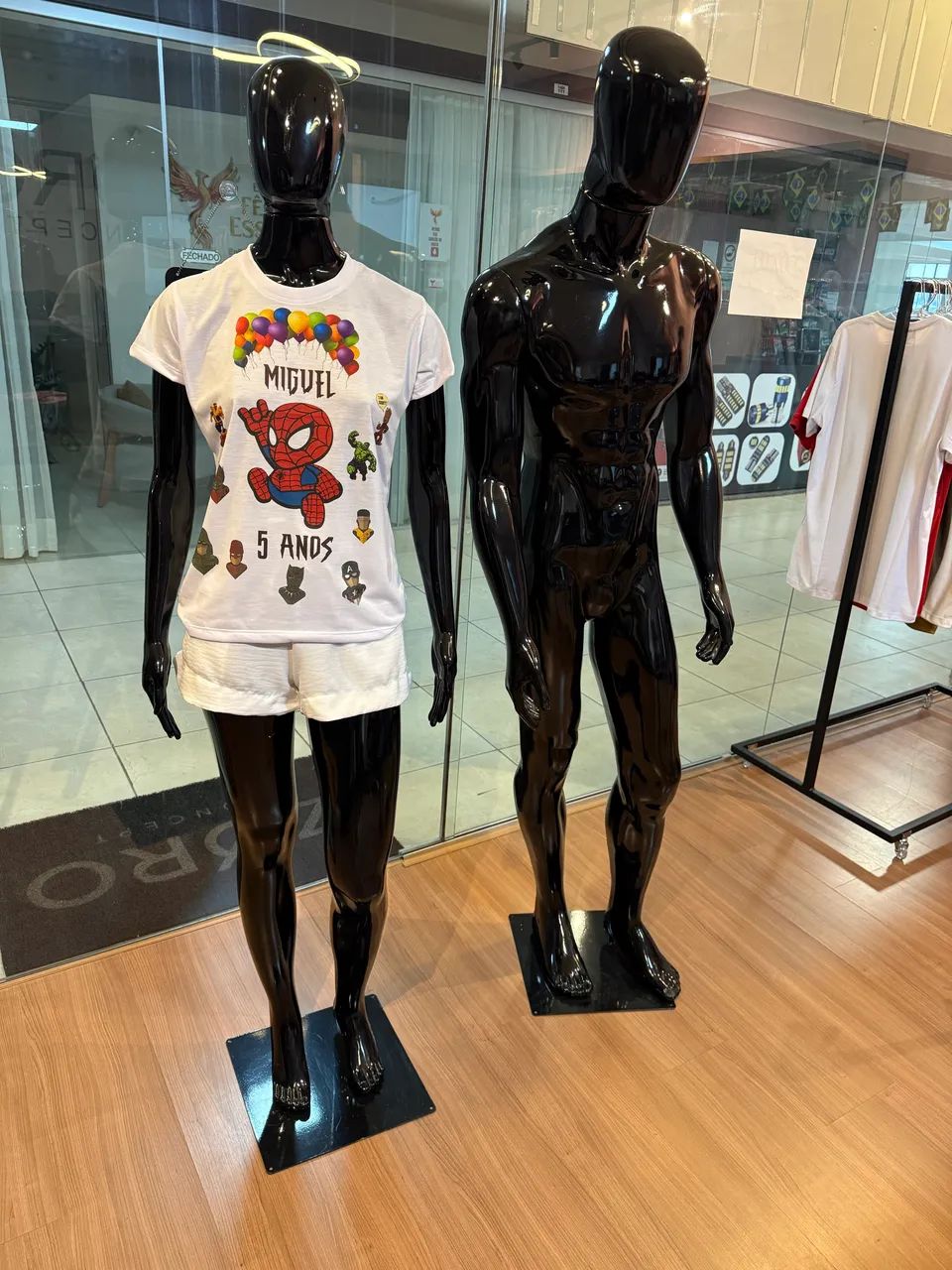 Manequins slim de resina  - Foto 3