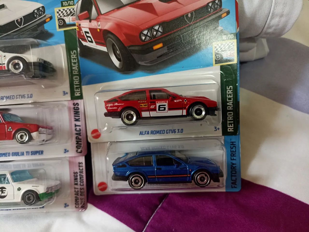 Hot Wheels Alfa Romeo kit com 5 minis - Foto 3