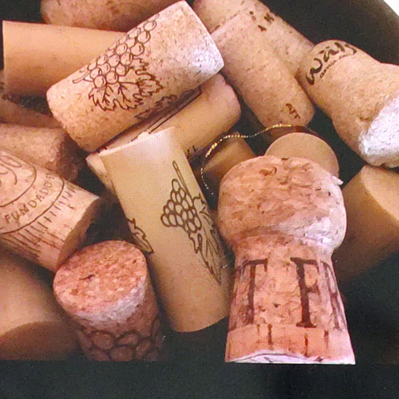 Rolhas usadas vinho e champagne