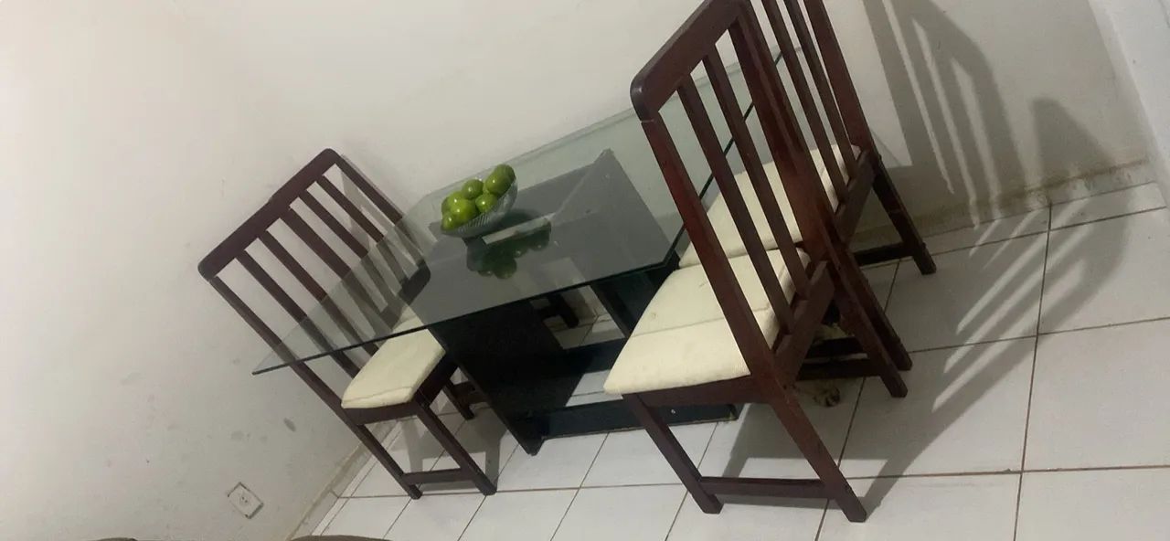 Mesa de vidro com 4 cadeiras - Foto 2
