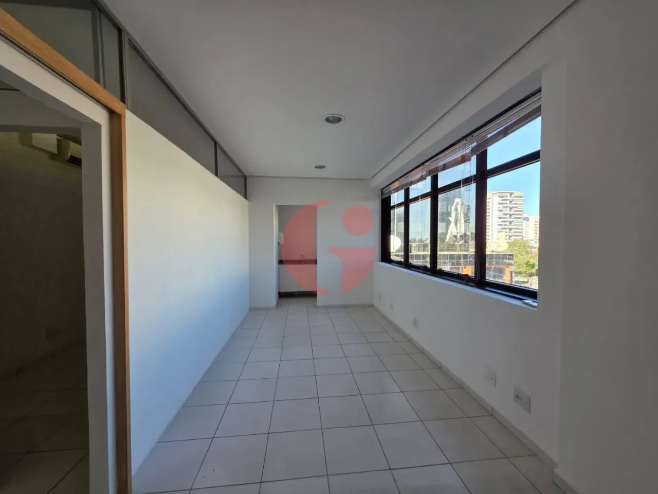 Sala comercial no condomínio Espaço Aquarius para venda com 1 banheiro e 1 vaga de garagem - Foto 6
