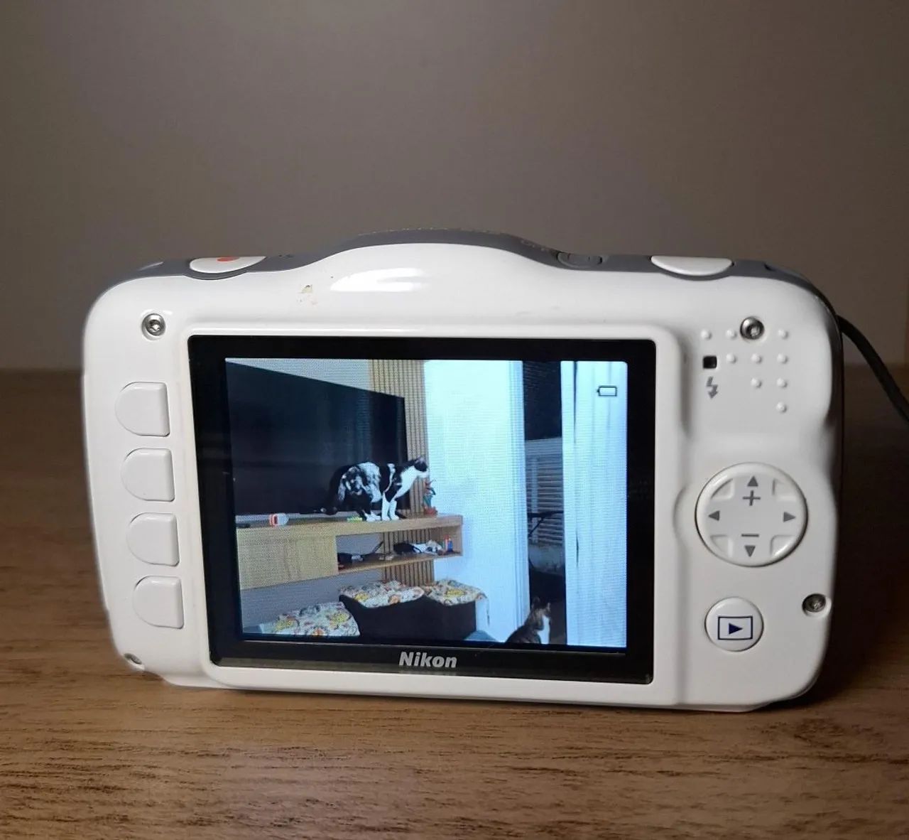 Câmera digital Nikon Coolpix prova d'água  - Foto 2