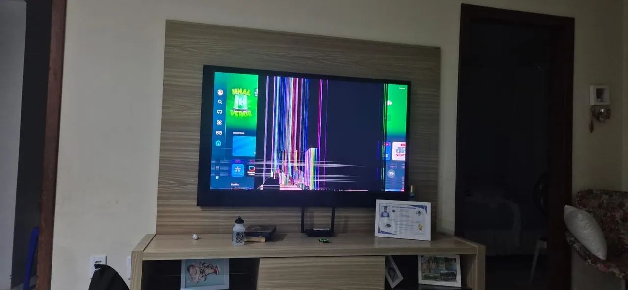 Tv Samsung Neo Qled 55" com defeito - Foto 3