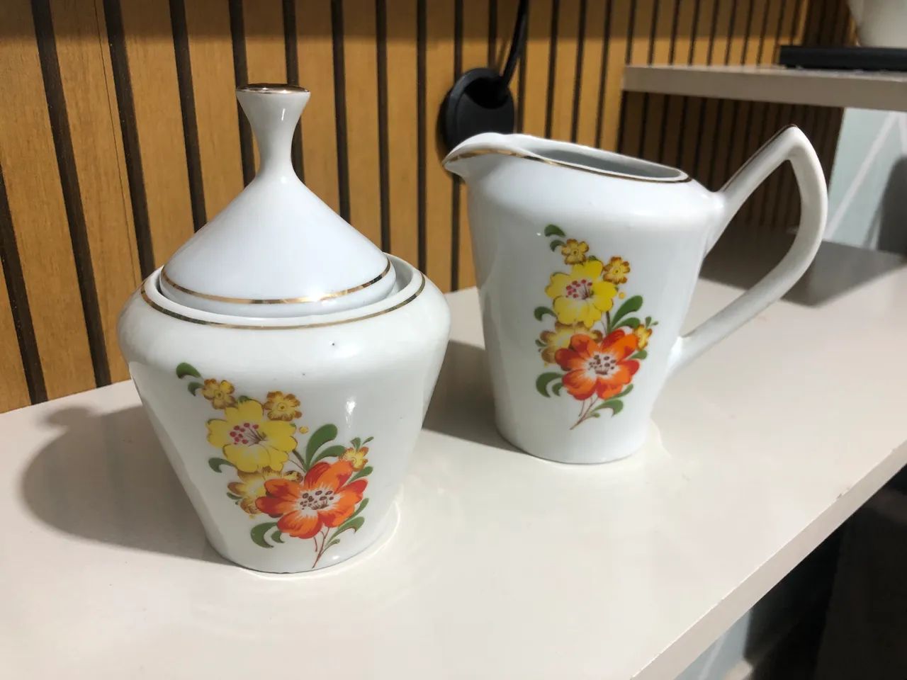Conjunto Açucareiro e Leiteira porcelana 