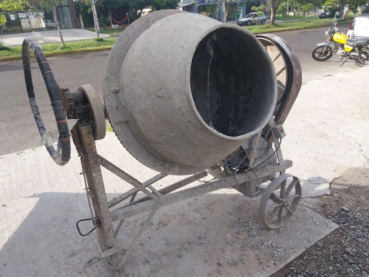 Betoneira 325L - Foto 2