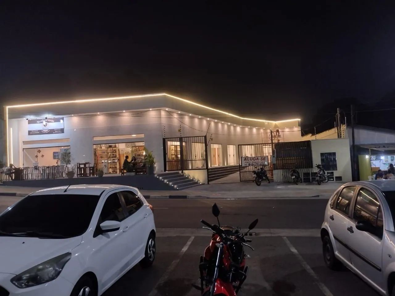 ALUGA-SE SALAS DE 23m2 a 40m2