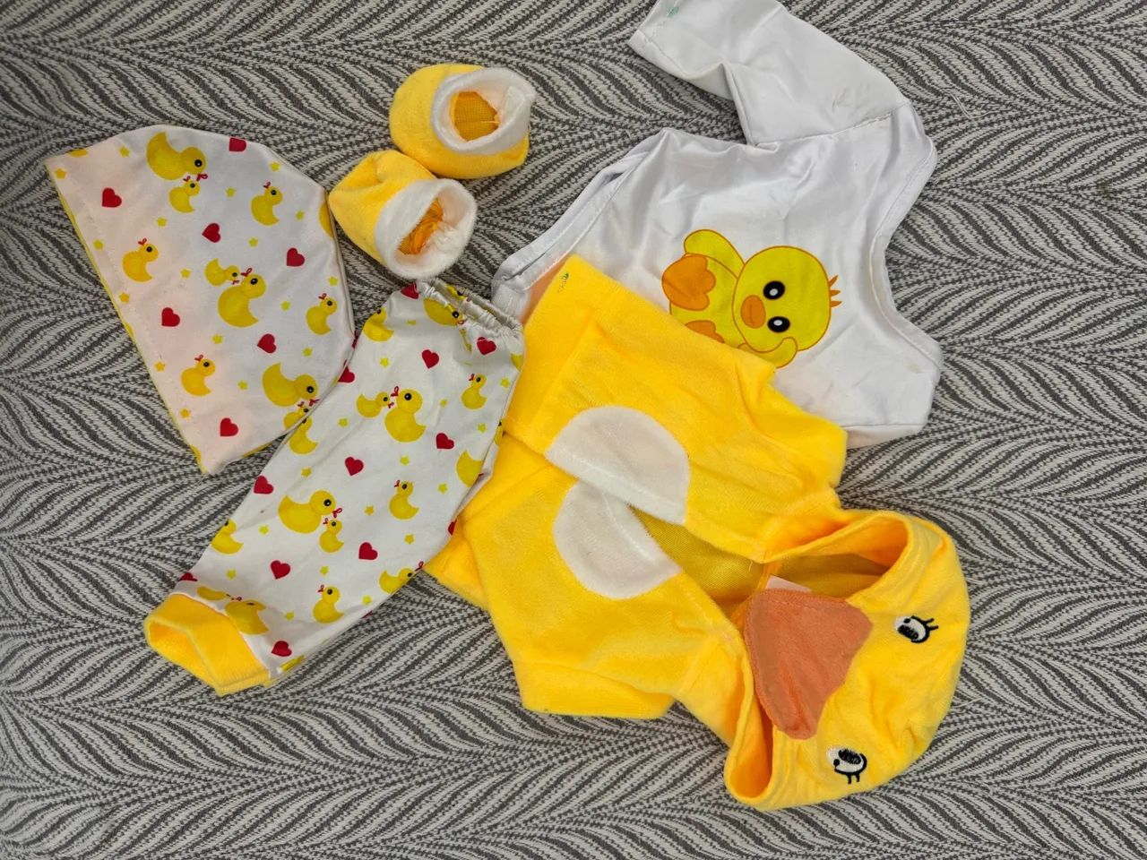Roupinhas para bonecas bebê reborn  - Foto 5