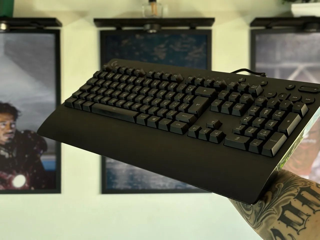 Teclado Logitech G213