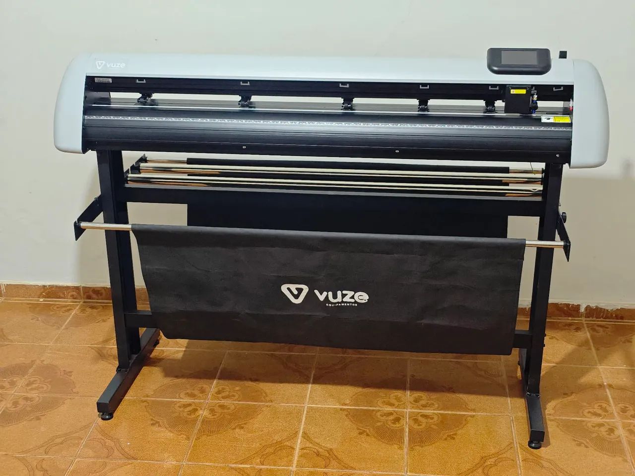 Plotter De Recorte Jinka Gc1351 Abj Com Câmera VUZE