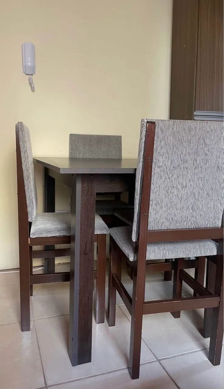 Mesa com cadeiras  - Foto 3