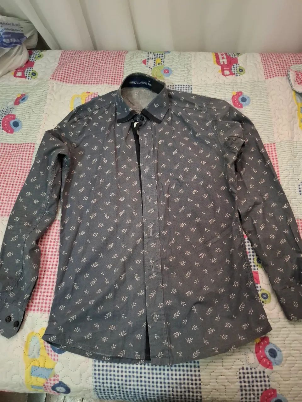 camisas e calças P (social) e calça tam 36 - Foto 4