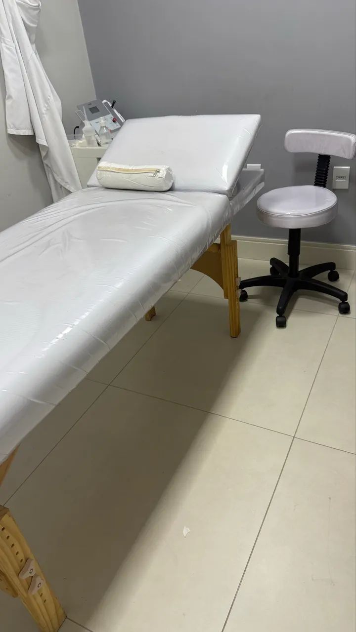 Vendo 2 macas, acompanha mocho