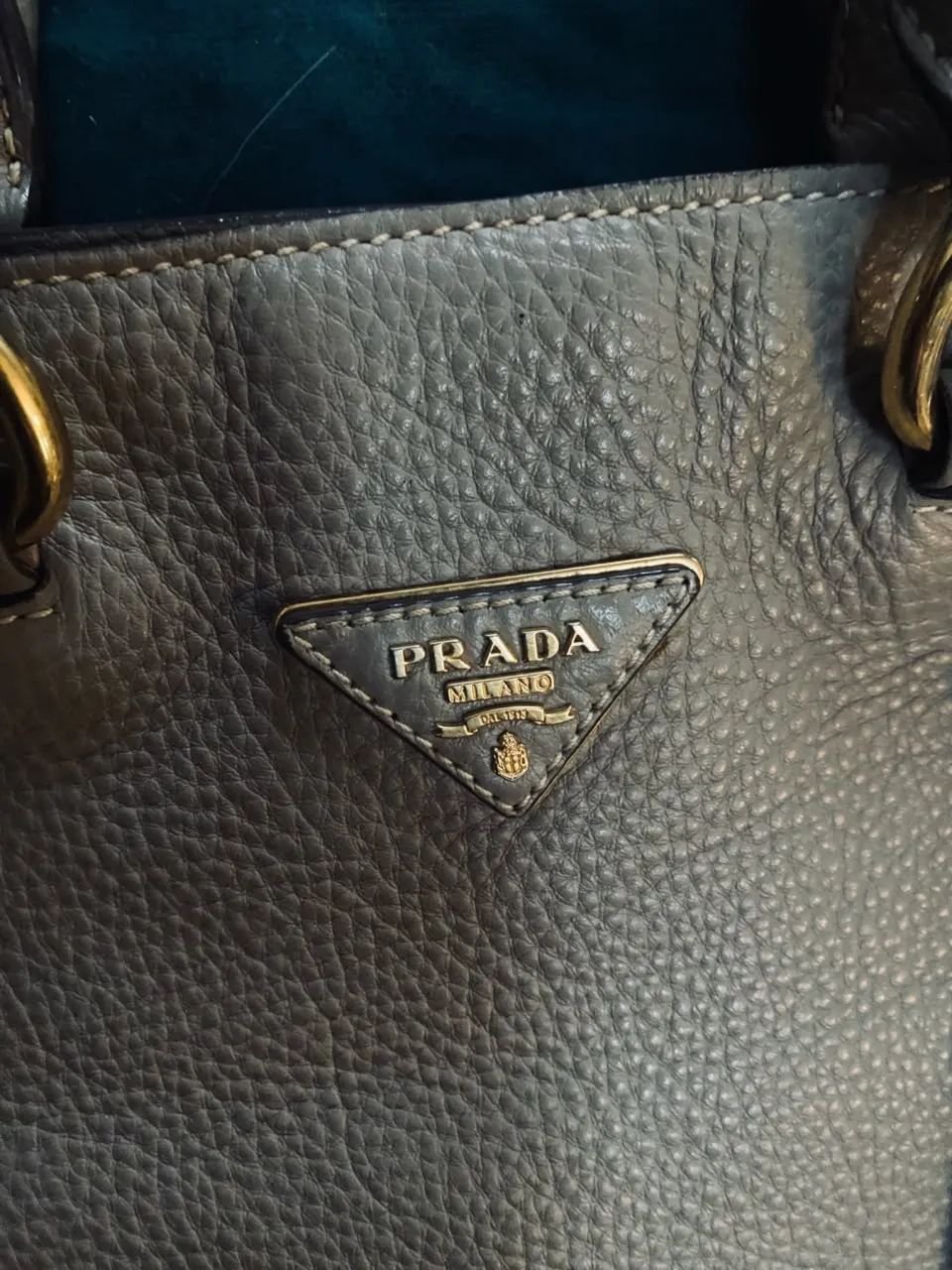 Bolsa Tote Prada Vitello Daino na cor cinza .  - Foto 3