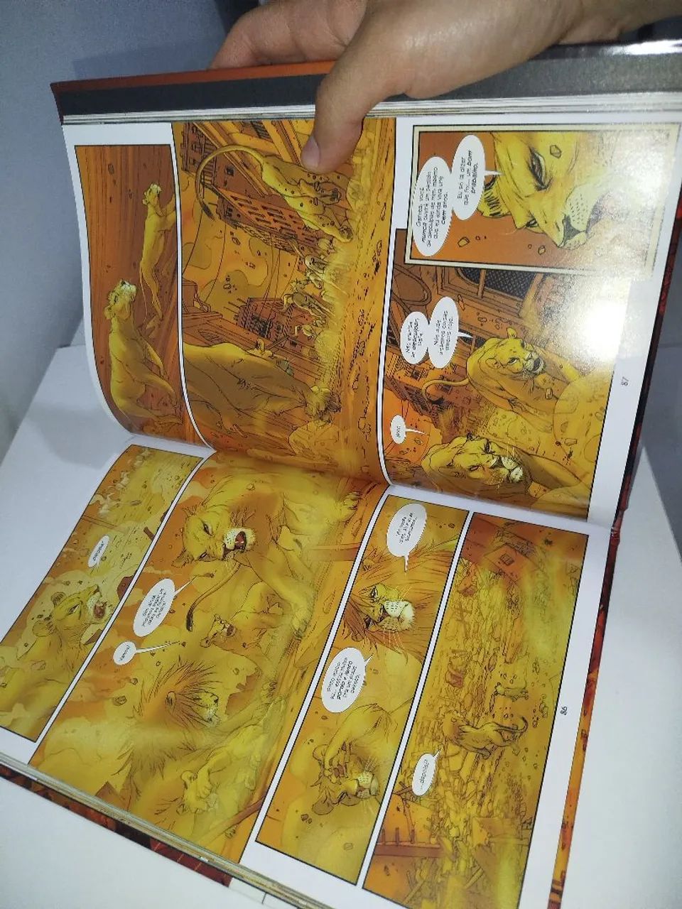 HQ: Os leões de bagdá(EDIÇÃO DE LUXO!) CAPA DURA! - Livros e