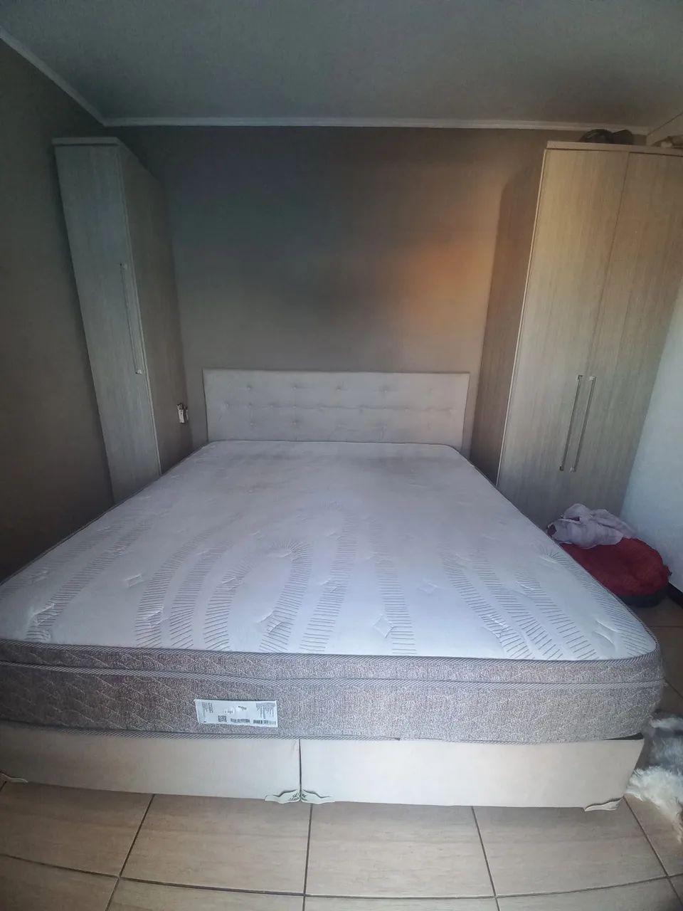 Cama box casal + colchão com molas ensacadas e cabeceira - Foto 4