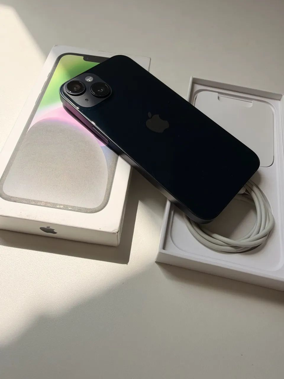 iPhone 14 - Preto (Midnight)