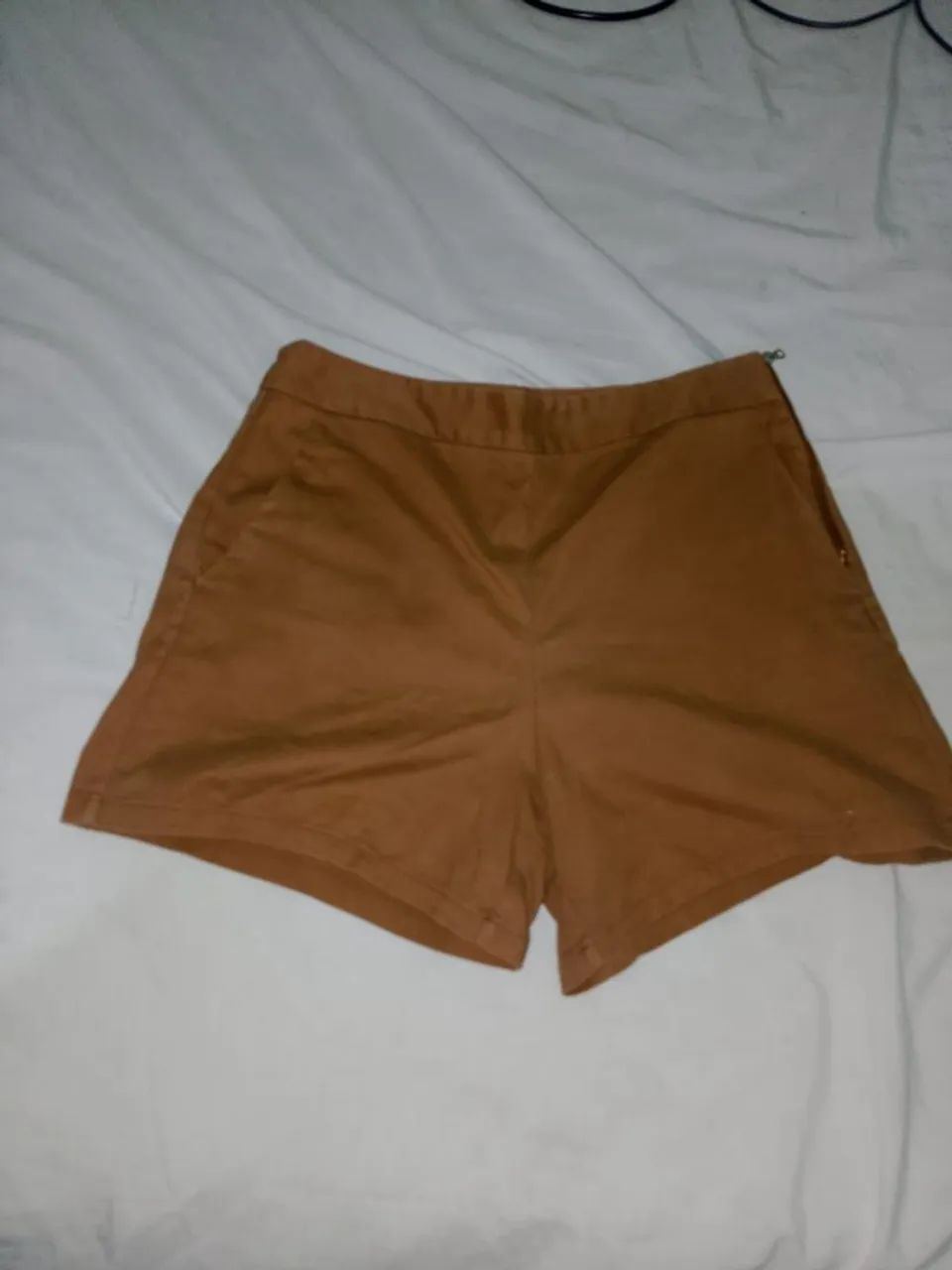 Short Alfaiataria Caramelo