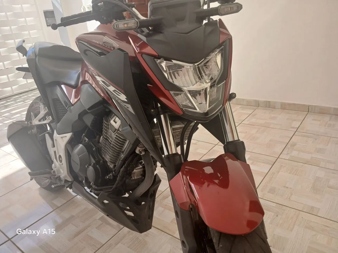 CB 300 2025,  EMPLACADA MUITO NOVA.  - Foto 3