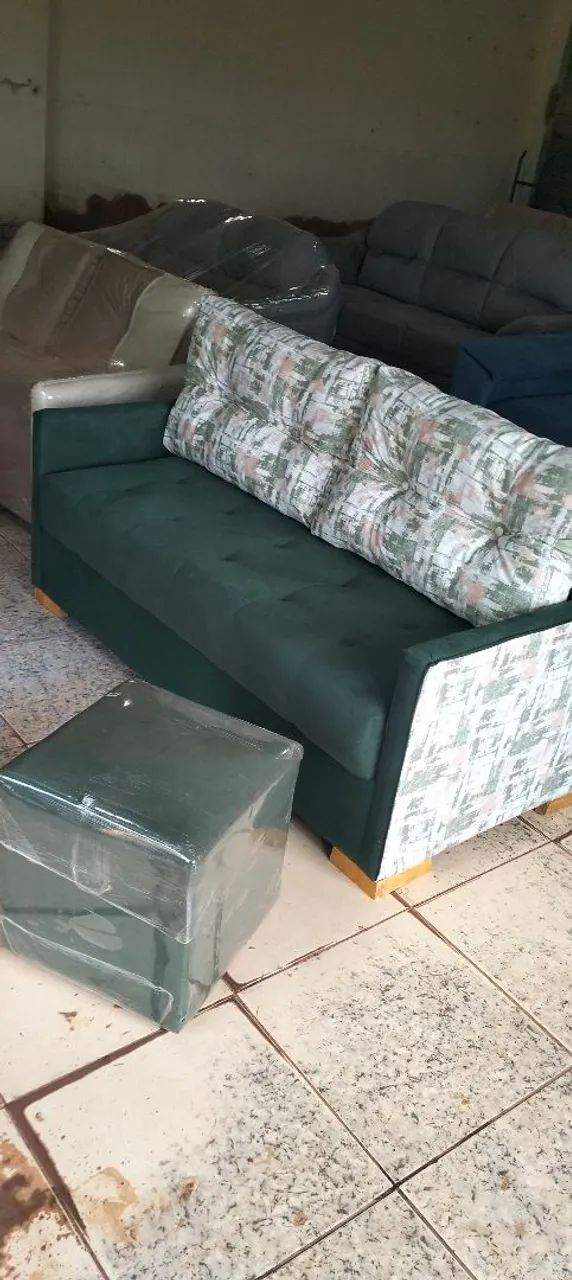 Sofá e puff disponível pronta entrega 