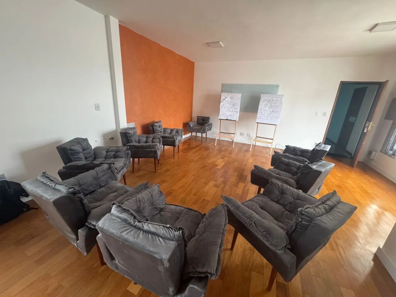 Poltronas confortáveis e fortes