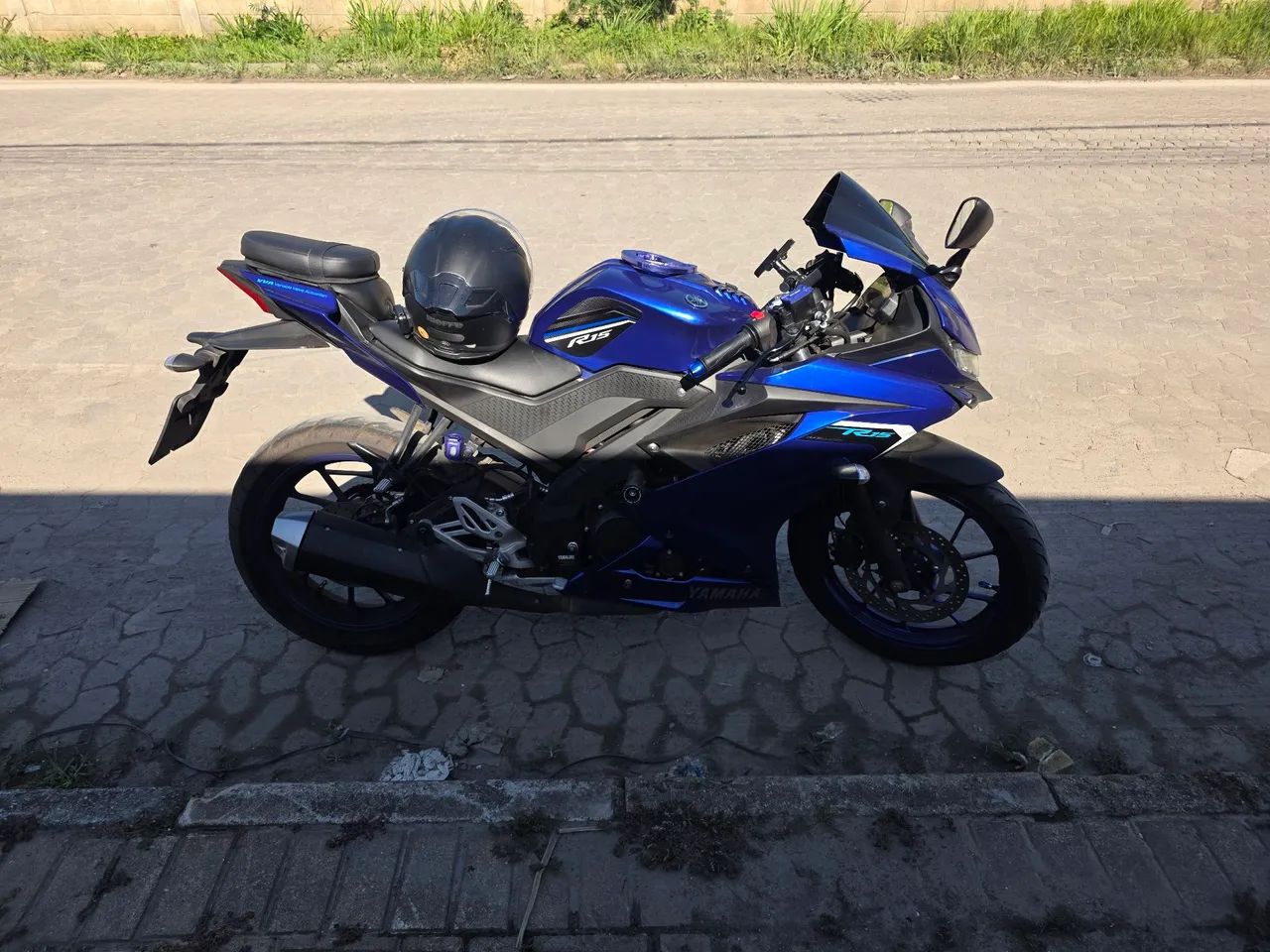 R15 muito nova