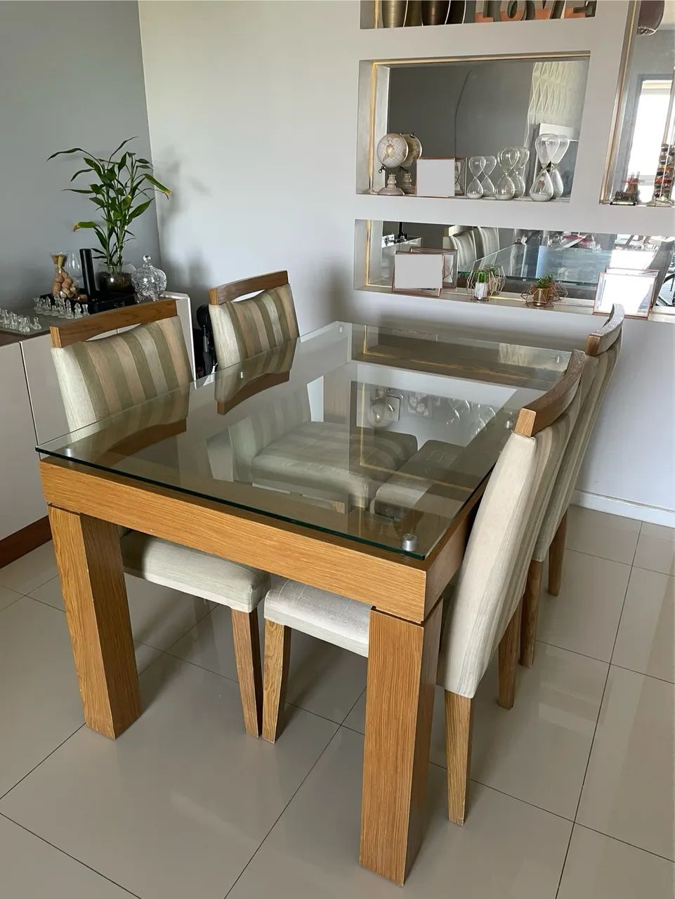 Conjunto de Mesa e 4 Cadeiras para Sala - Foto 2