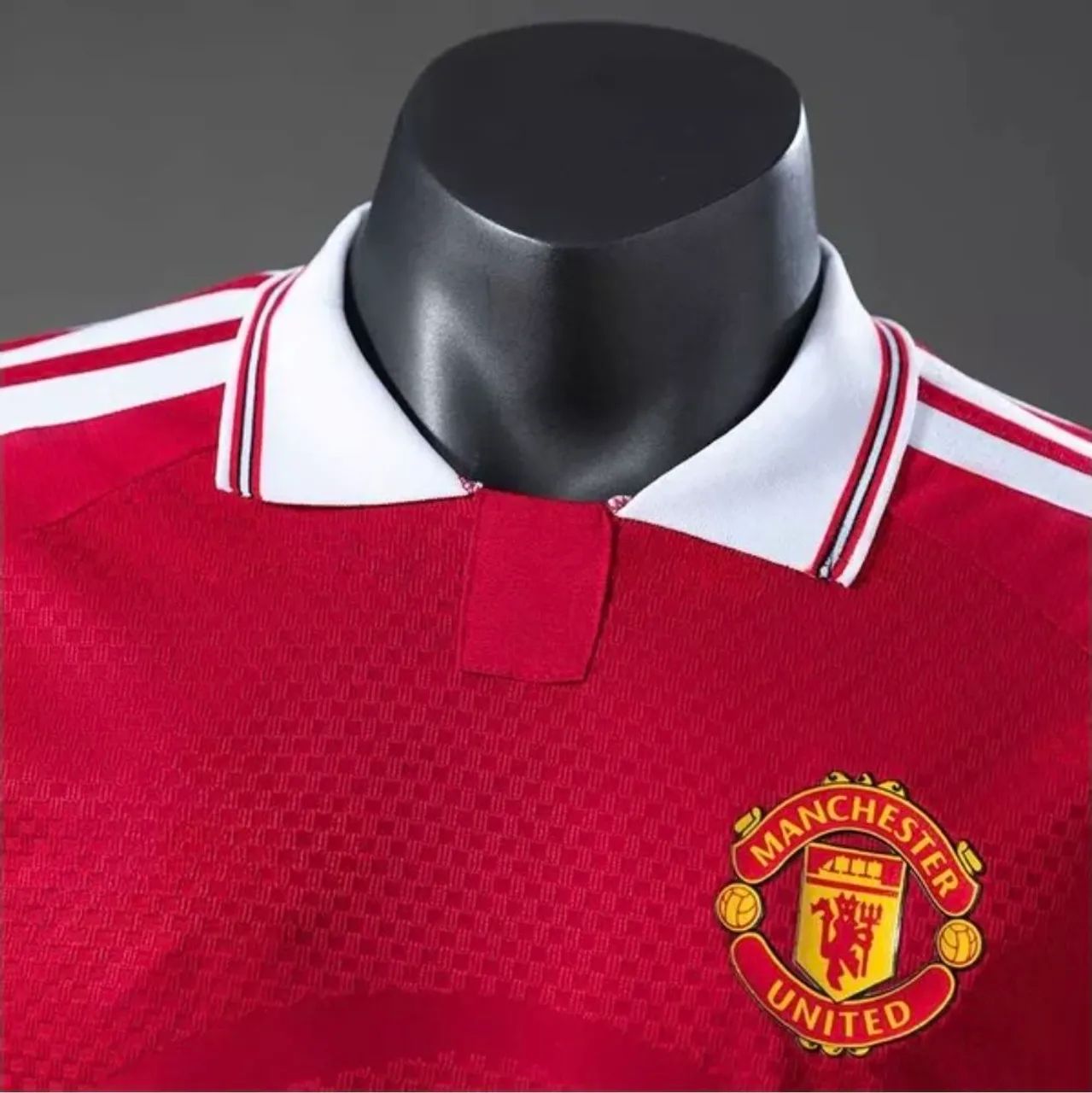 (DEFEITO) Camisa Manchester United 2027 - Foto 2