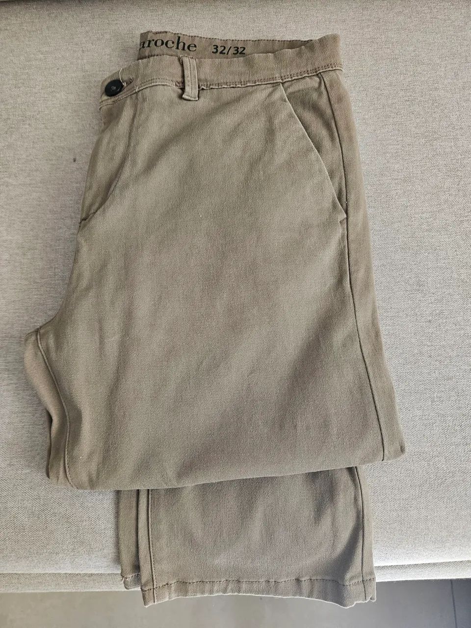 Calça Guy Laroche importada nunca usada