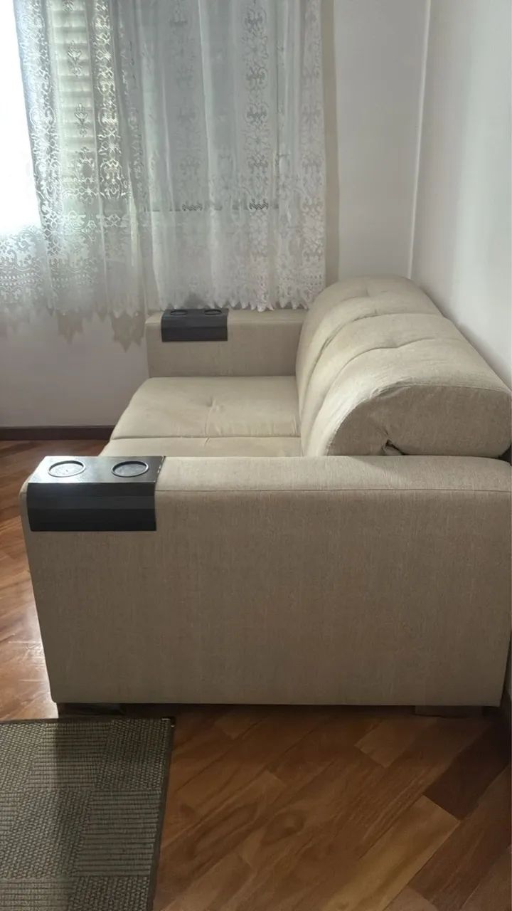 Sofa bege com chaise, encosto reclinavel e assento deslizante  - Foto 3