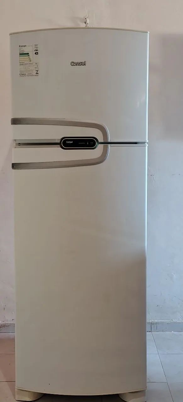 Geladeira à venda em ótimo estado