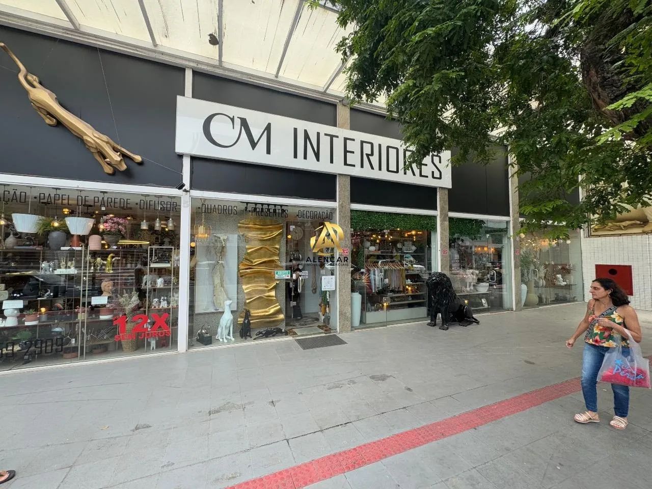 Duas Lojas Comerciais em Itapuã | Oportunidade de Investimento com Renda - Foto 3