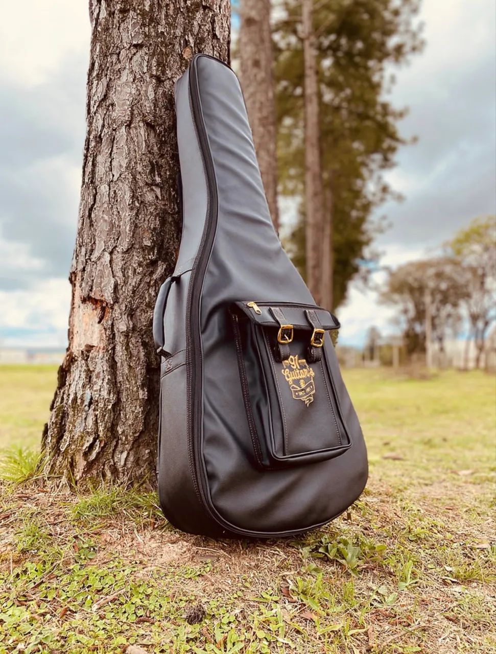 Suite case 91 guitars 