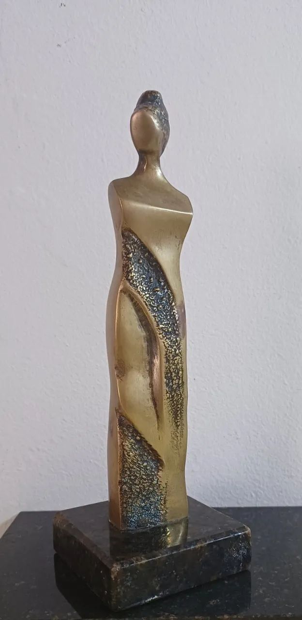 Escultura bronze maciço - 21 cm - assinado Wania