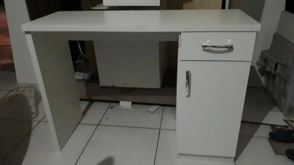 Escrivaninha pra estudos 