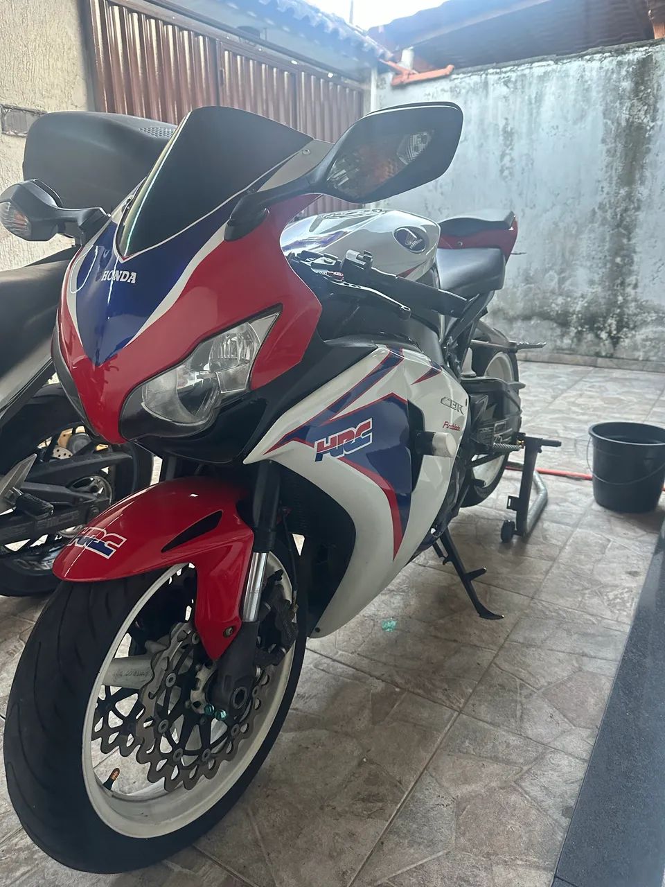 Cbr 1000 impecavel fireblade 