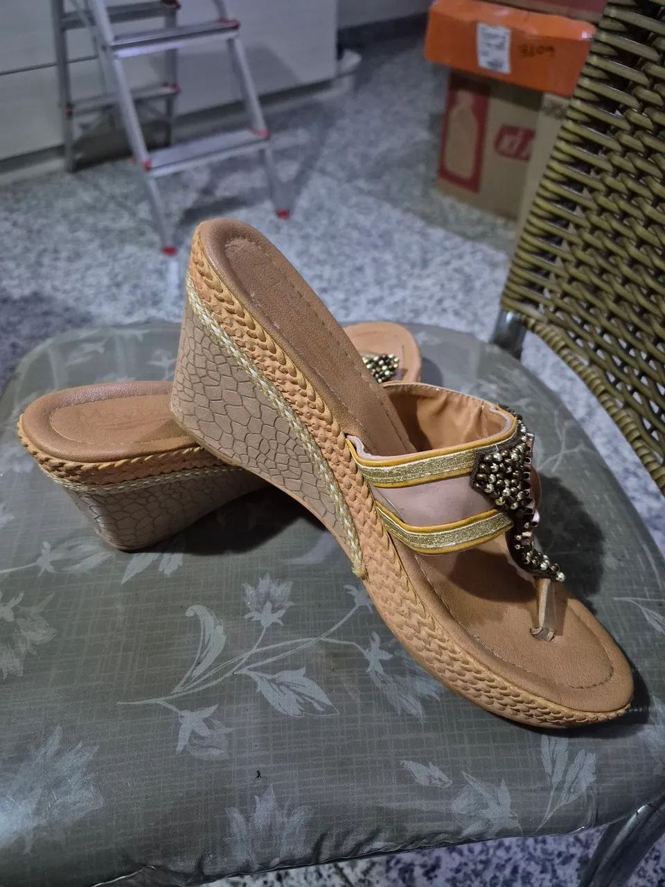 Tamanco estilo anabela - Foto 3
