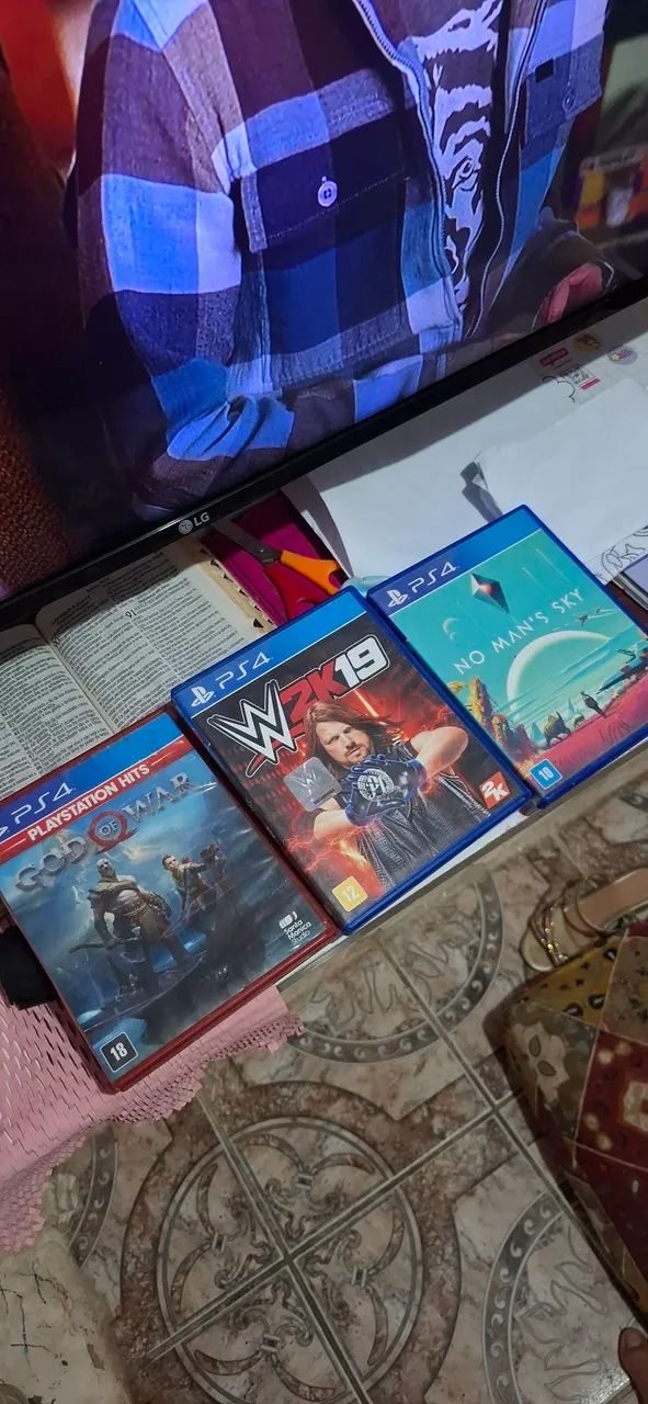 Vendo 70 cada ou troco procuro DAYS GONE  - Foto 2