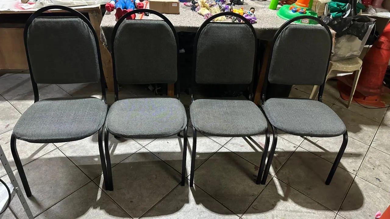 4 cadeiras de escritório/espera