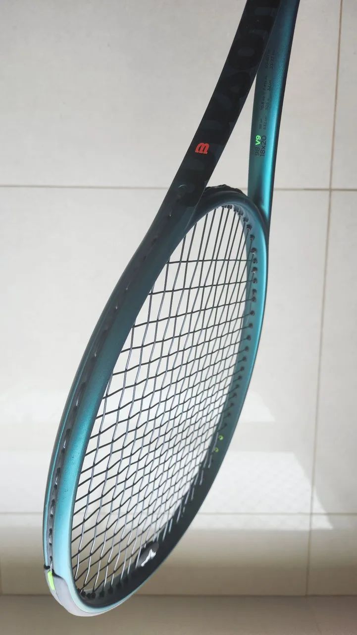 Raquete de tênis Wilson Blade V9 praticamente nova - Foto 3