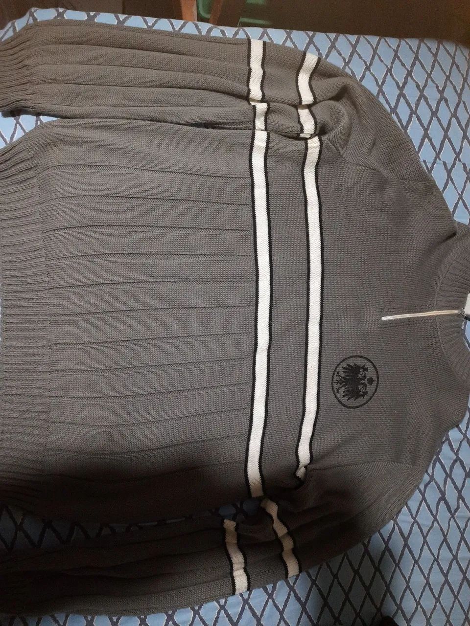 Blusa cinza de lá gg
