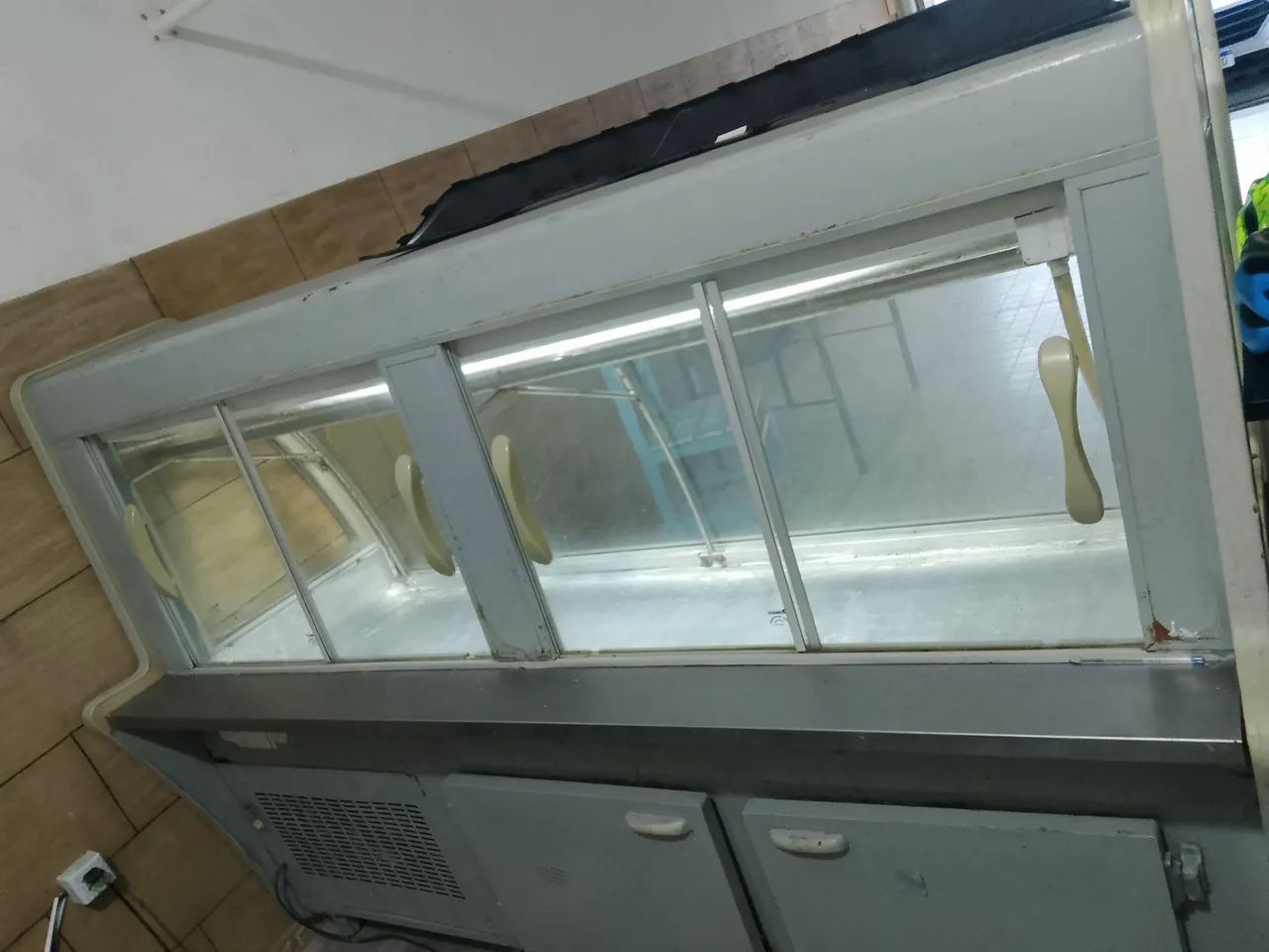 Balcão de carne seminovo pra vender ligeiro funcionando tudo certinho 