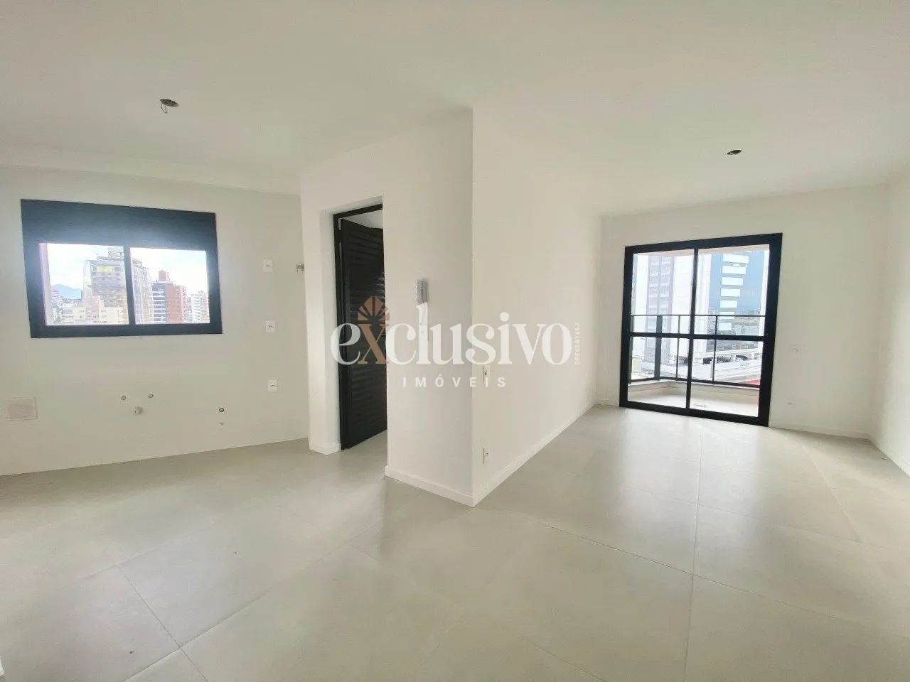 Apartamentos 2 suítes em prédio novo