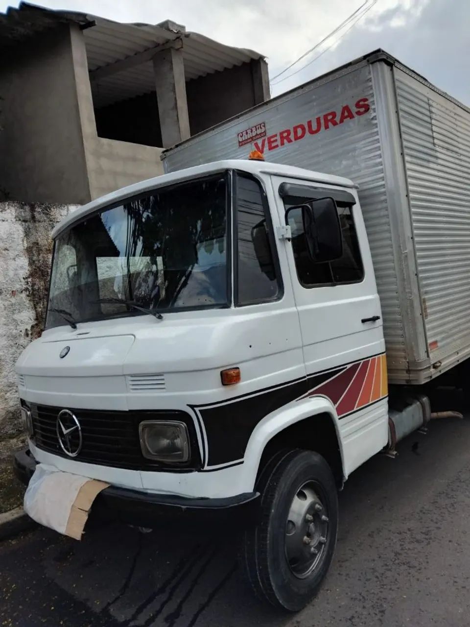 Caminhão 608.   35 MIL