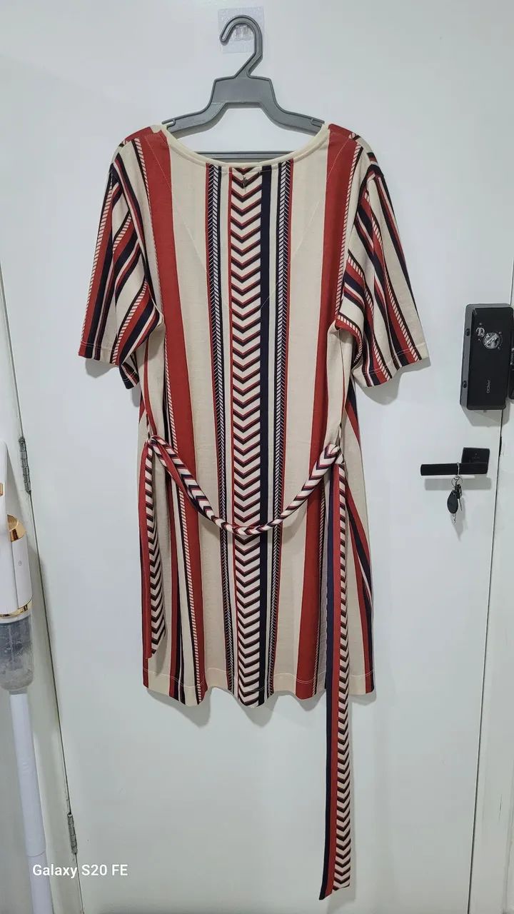 Vestido Le Lis Listrado Midi Com Faixa Amarração  - Foto 5