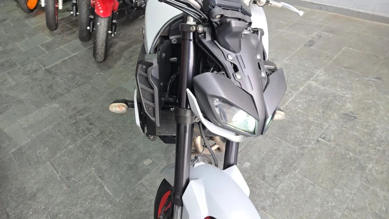 Yamaha MT-09 - Foto 4