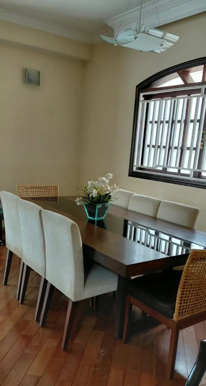 Mesa de jantar madeira com 8 lugares