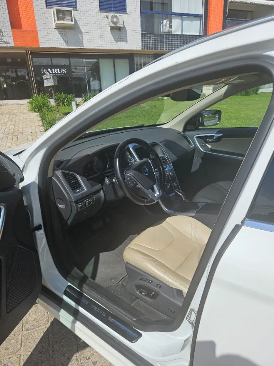 Volvo Xc XC 60 T-5 MOMENTUM 2.0 245cv FWD 5p 2016