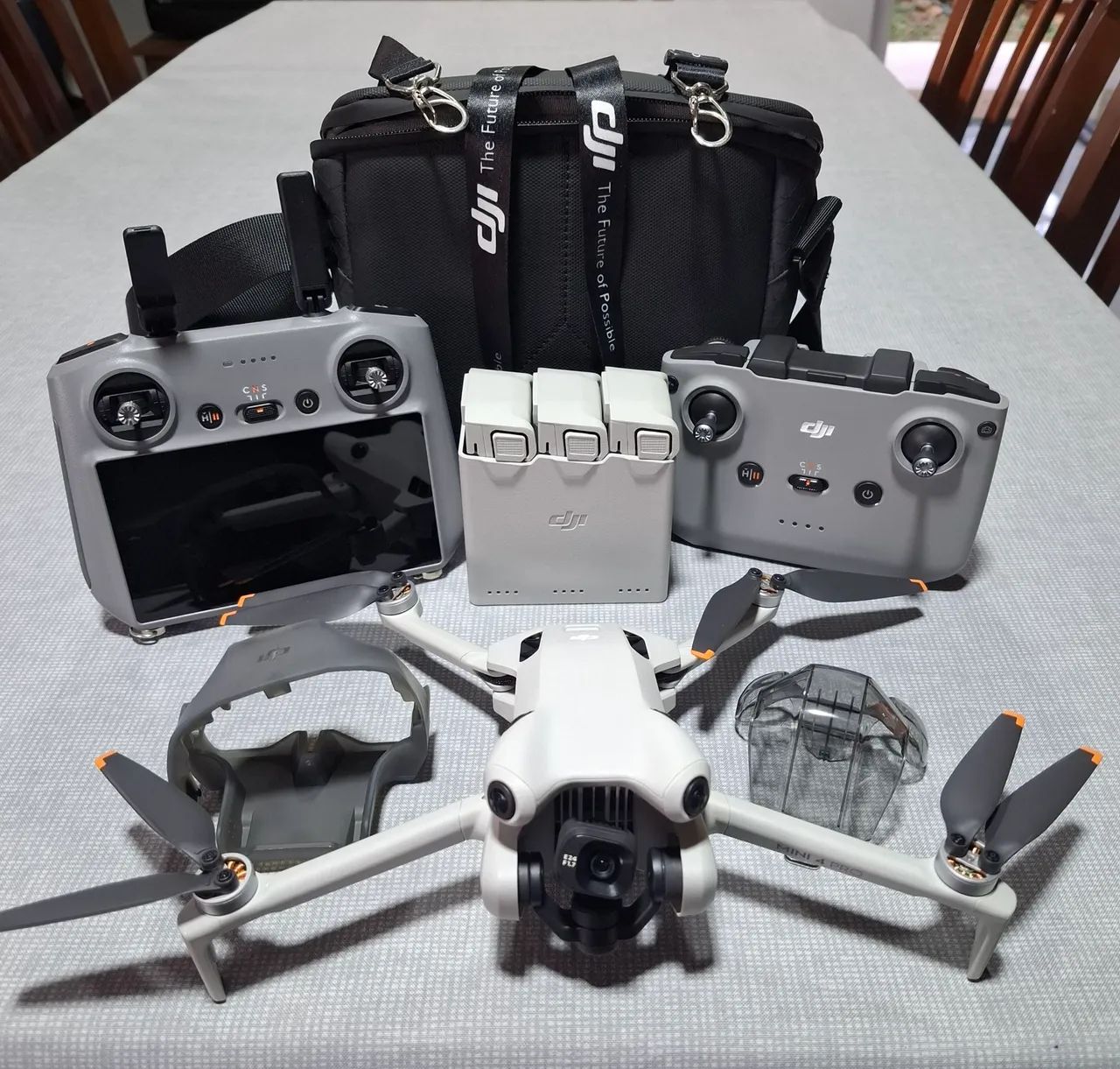 DJI Mini 4 Pro Combo Fly More 